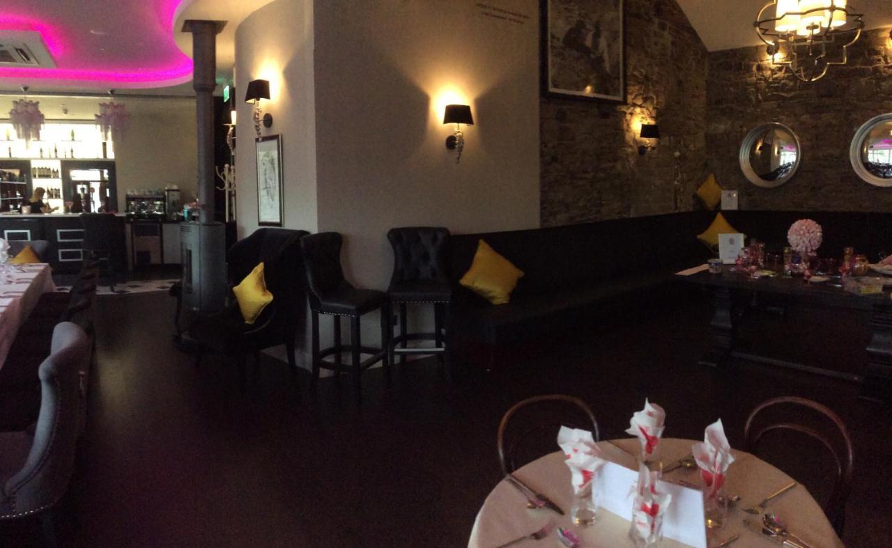 The Lawrence Hotel Athboy Buitenkant foto