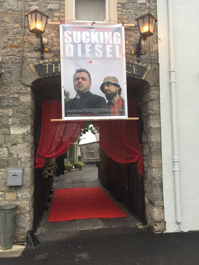 The Lawrence Hotel Athboy Buitenkant foto